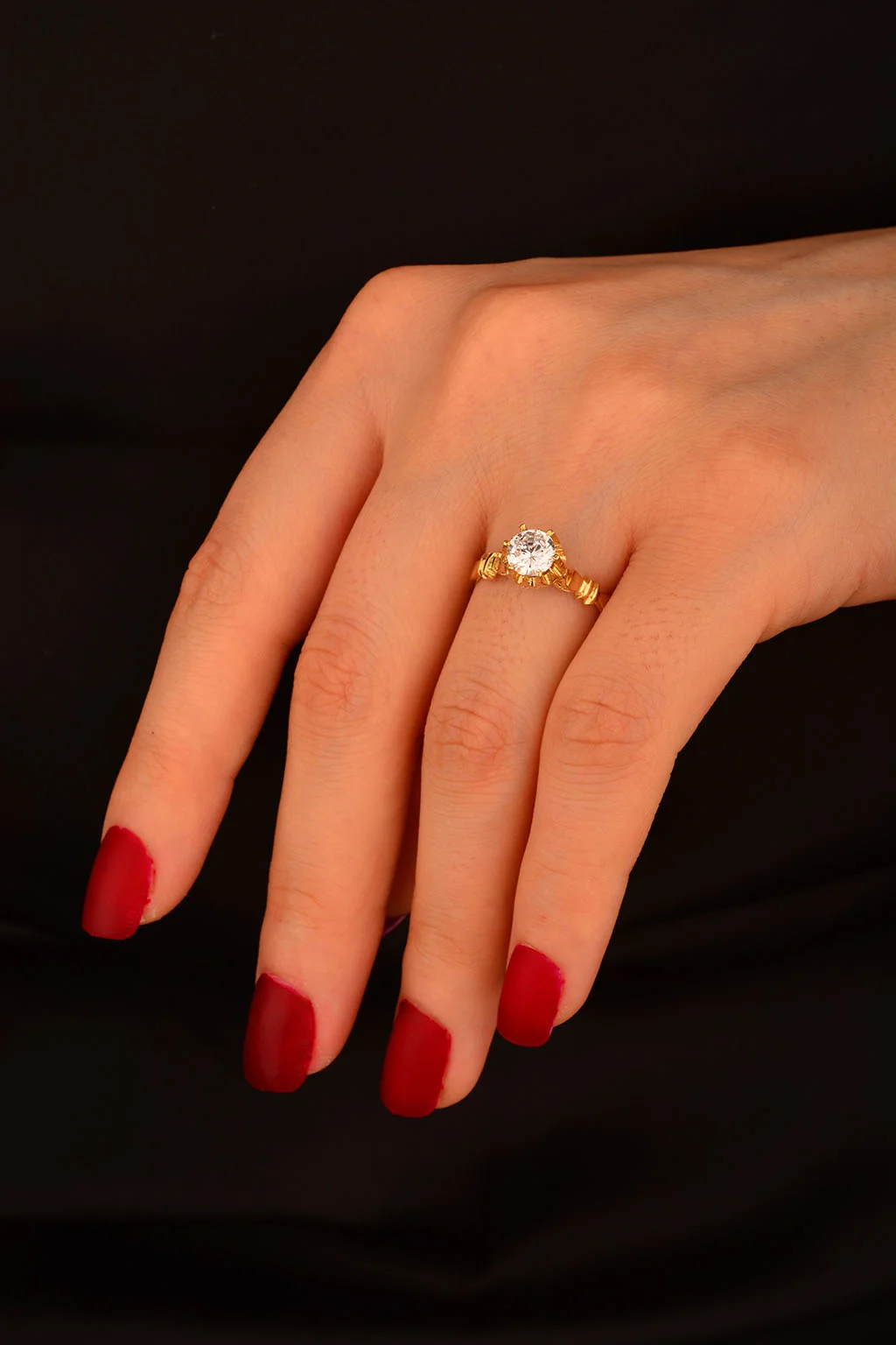 Tek Taş Altın Yüzük