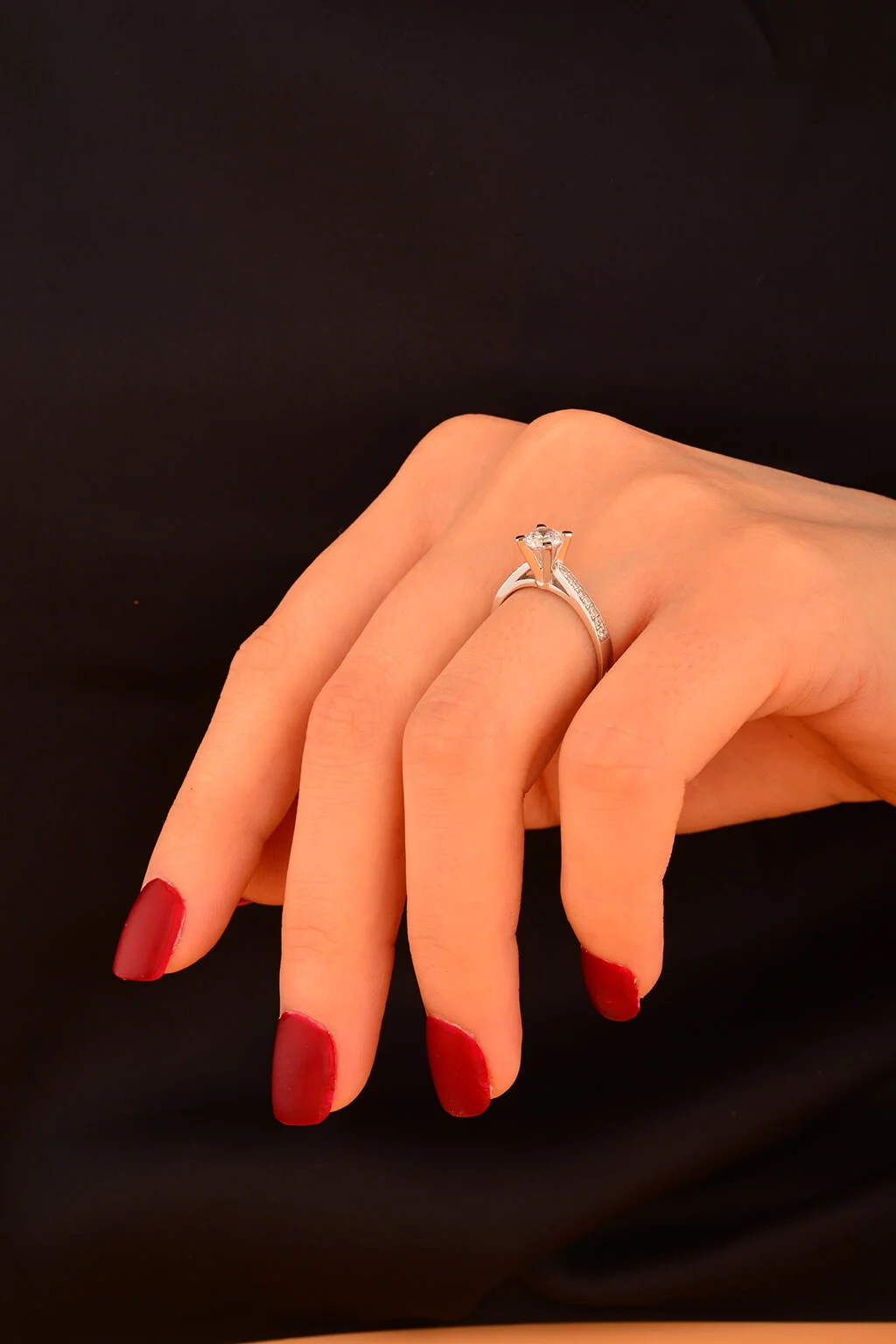 Tek Taş Altın Yüzük