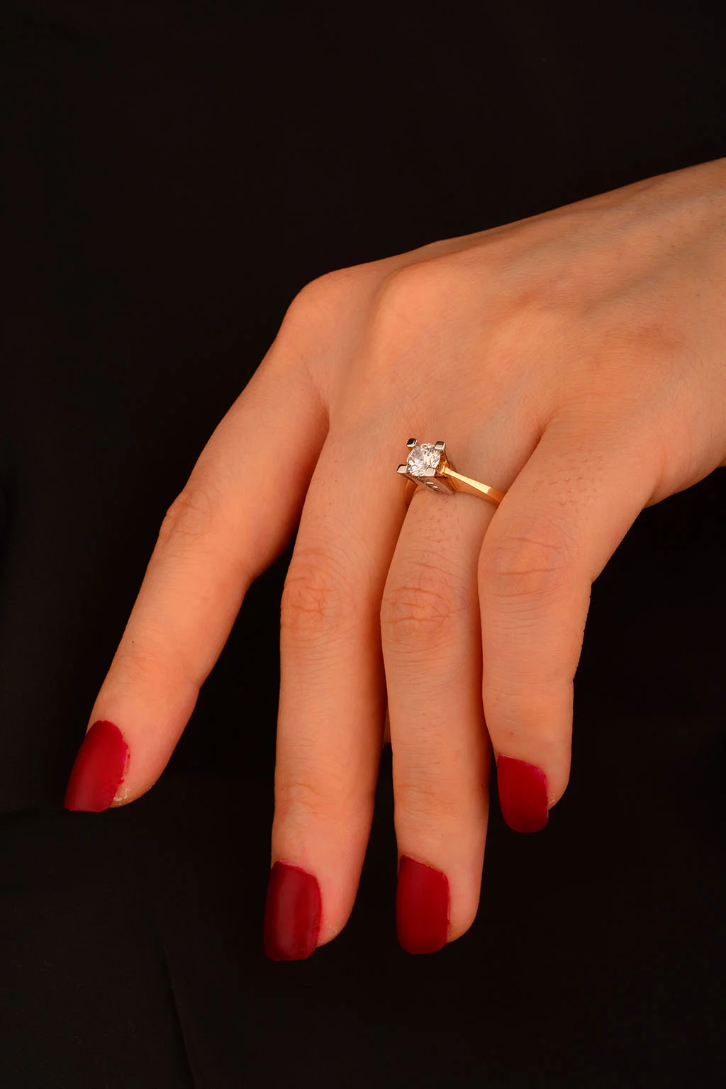 Tek Taş Altın Yüzük