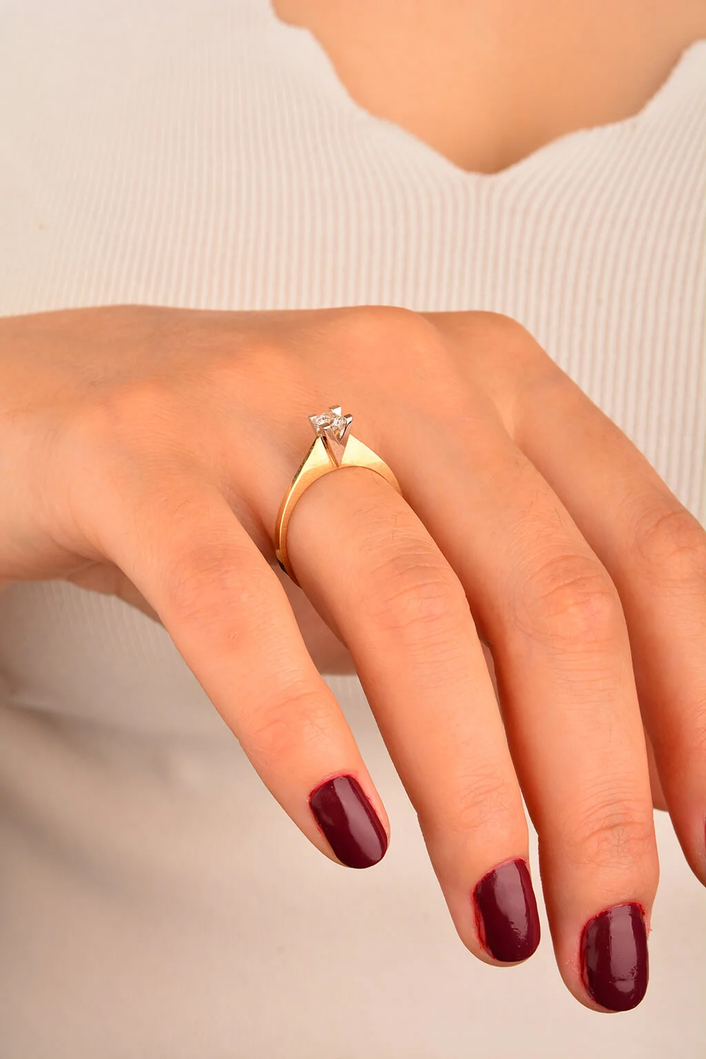 Cebeci 14 Ayar Tek Taşlı Altın Yüzük