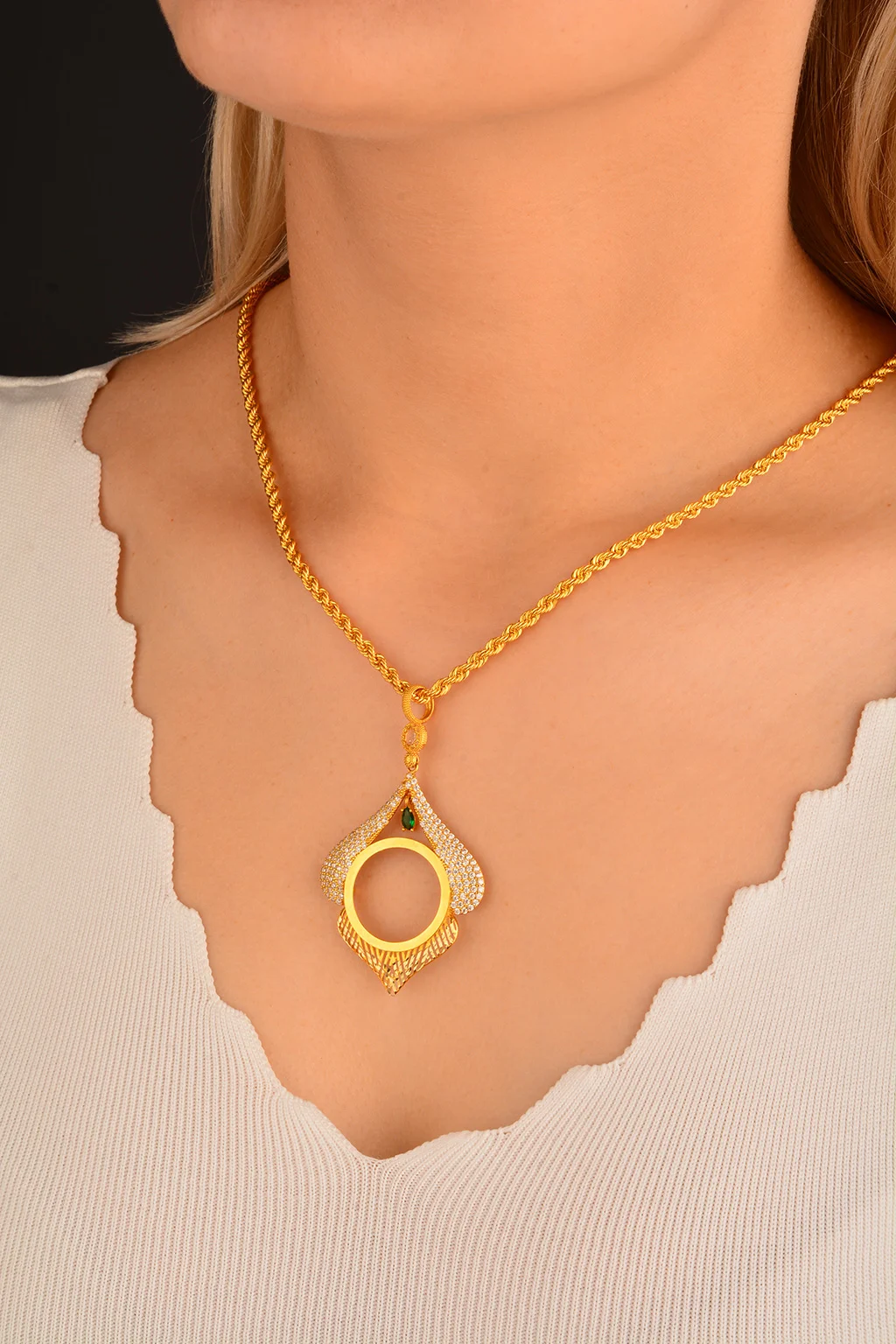 Cebeci 14 Ayar Yeşil Taşlı Çerçeveli Altın Kolye Ucu