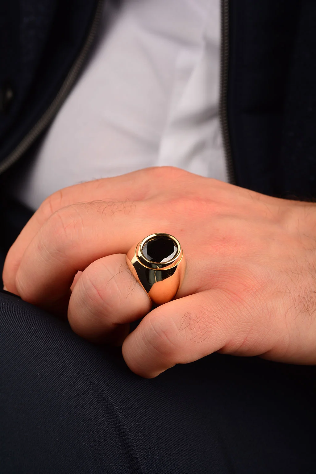 Cebeci 14 Ayar Erkek Siyah Taşlı Altın Yüzük
