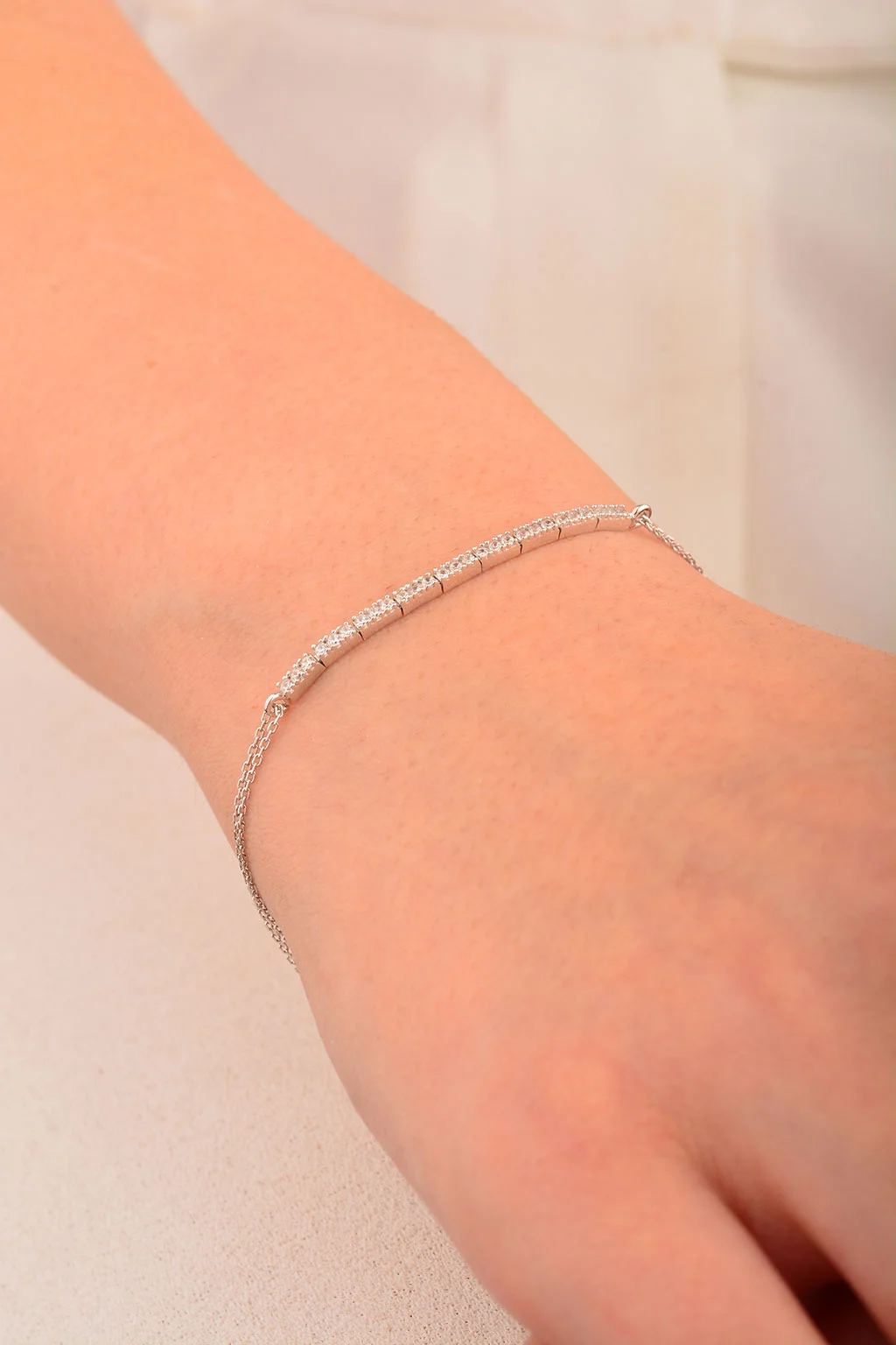 Cebeci 14 Ayar Beyaz Altın Sırataşlı Altın Bileklik