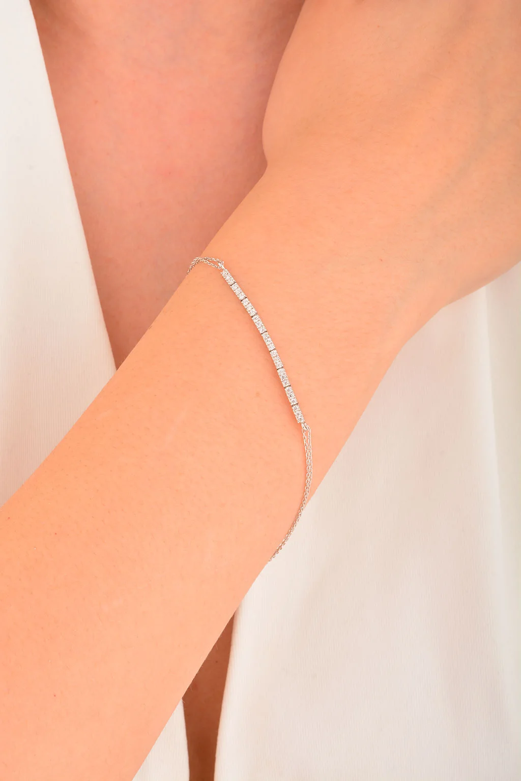 Cebeci 14 Ayar Beyaz Altın Sırataşlı Altın Bileklik