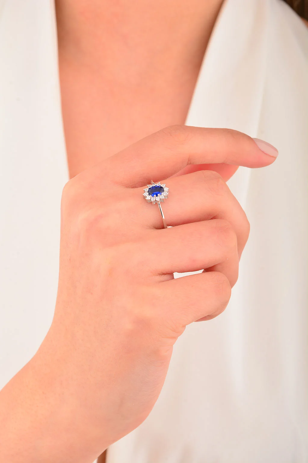 Cebeci 14 Ayar Lacivert Taşlı Çiçek Altın Yüzük