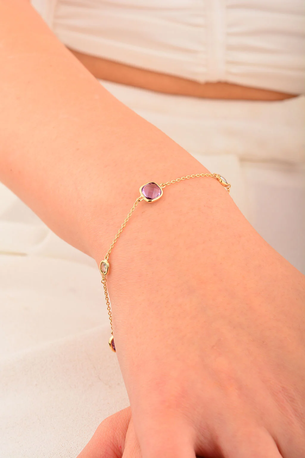 Cebeci 14 Ayar Mor Taşlı Altın Bileklik