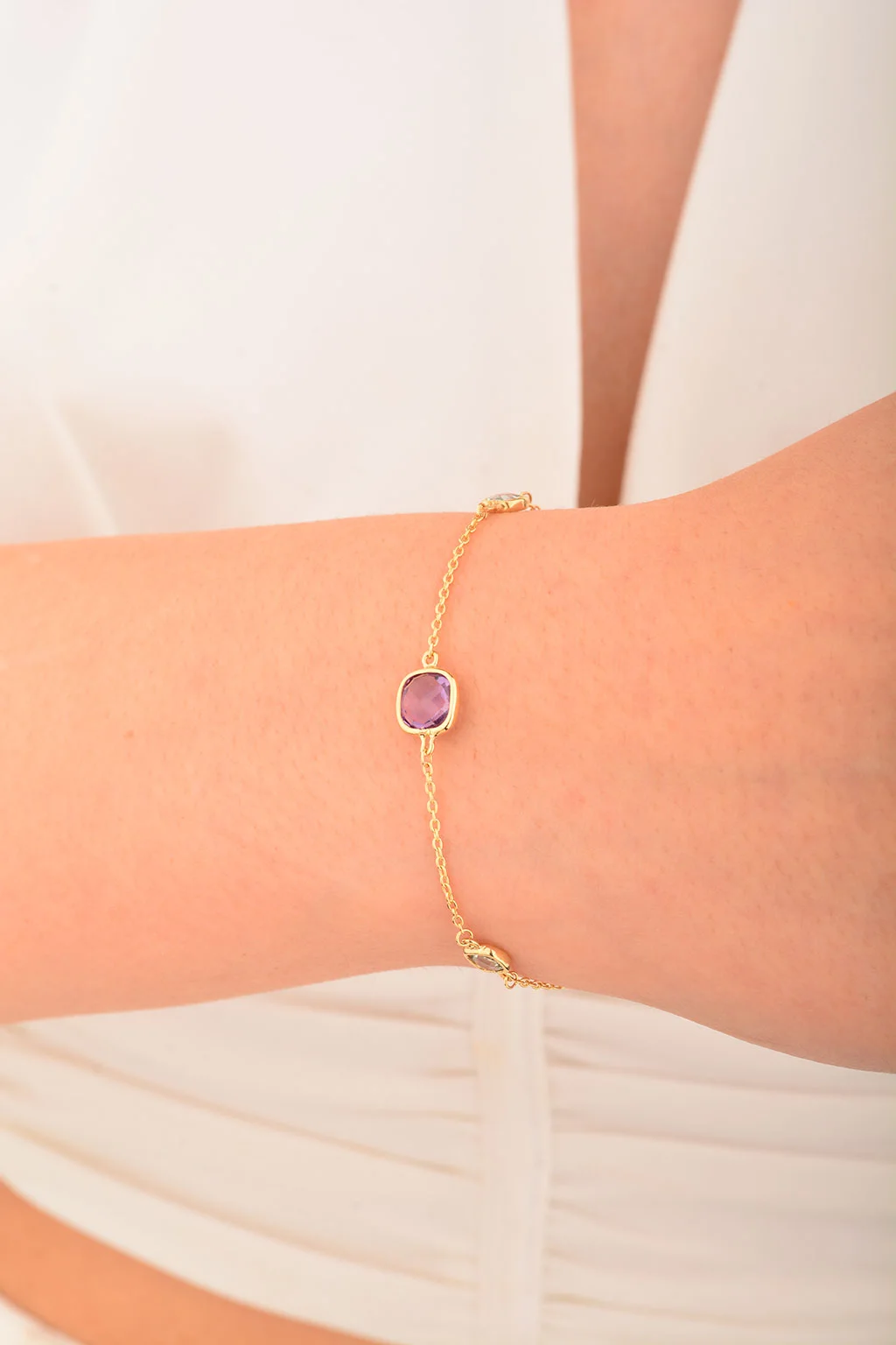 Cebeci 14 Ayar Mor Taşlı Altın Bileklik