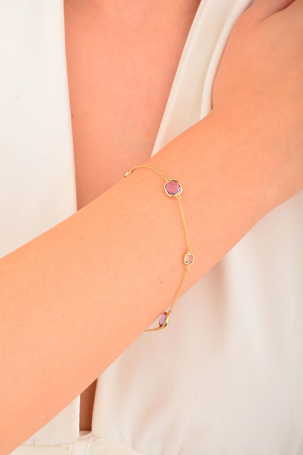 Cebeci 14 Ayar Mor Taşlı Altın Bileklik