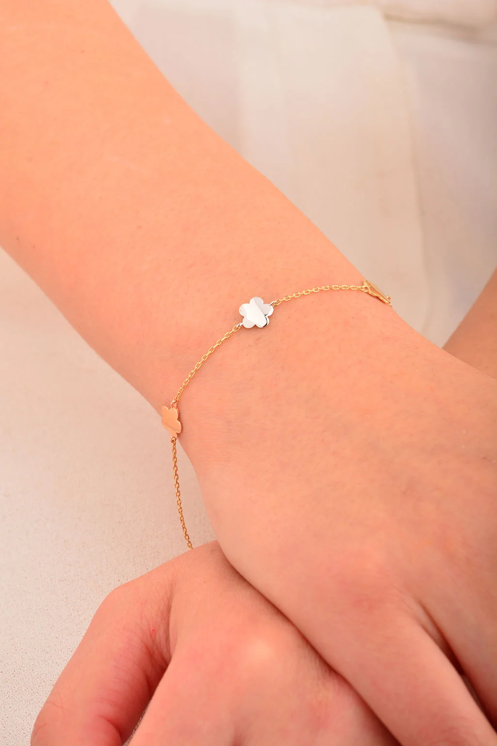 Cebeci 14 Ayar Renkli Çiçek Altın Bileklik