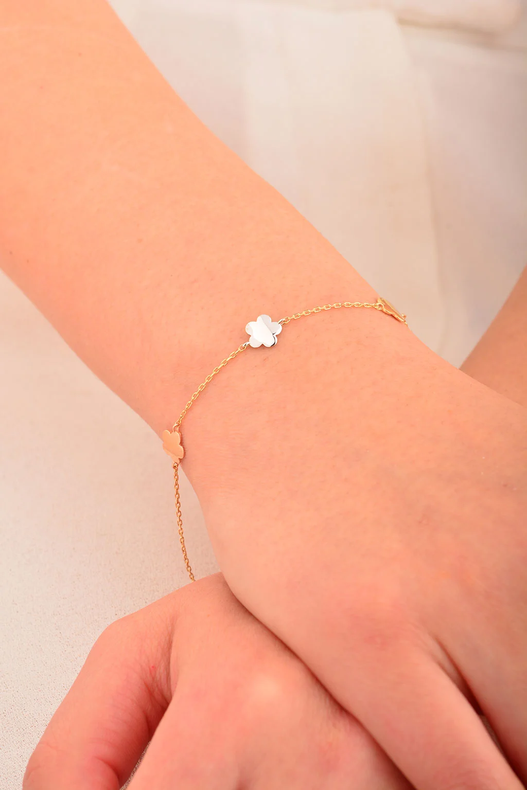 Cebeci 14 Ayar Renkli Çiçek Altın Bileklik