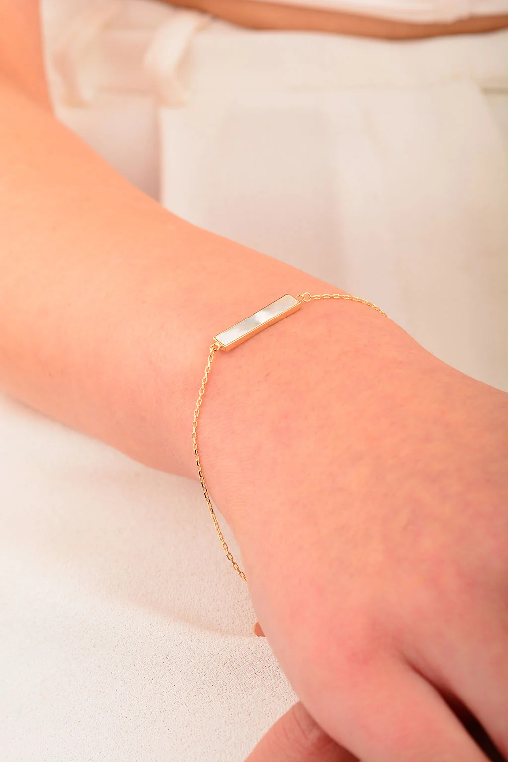 Cebeci 14 Ayar Beyaz Sedefli Altın Bileklik