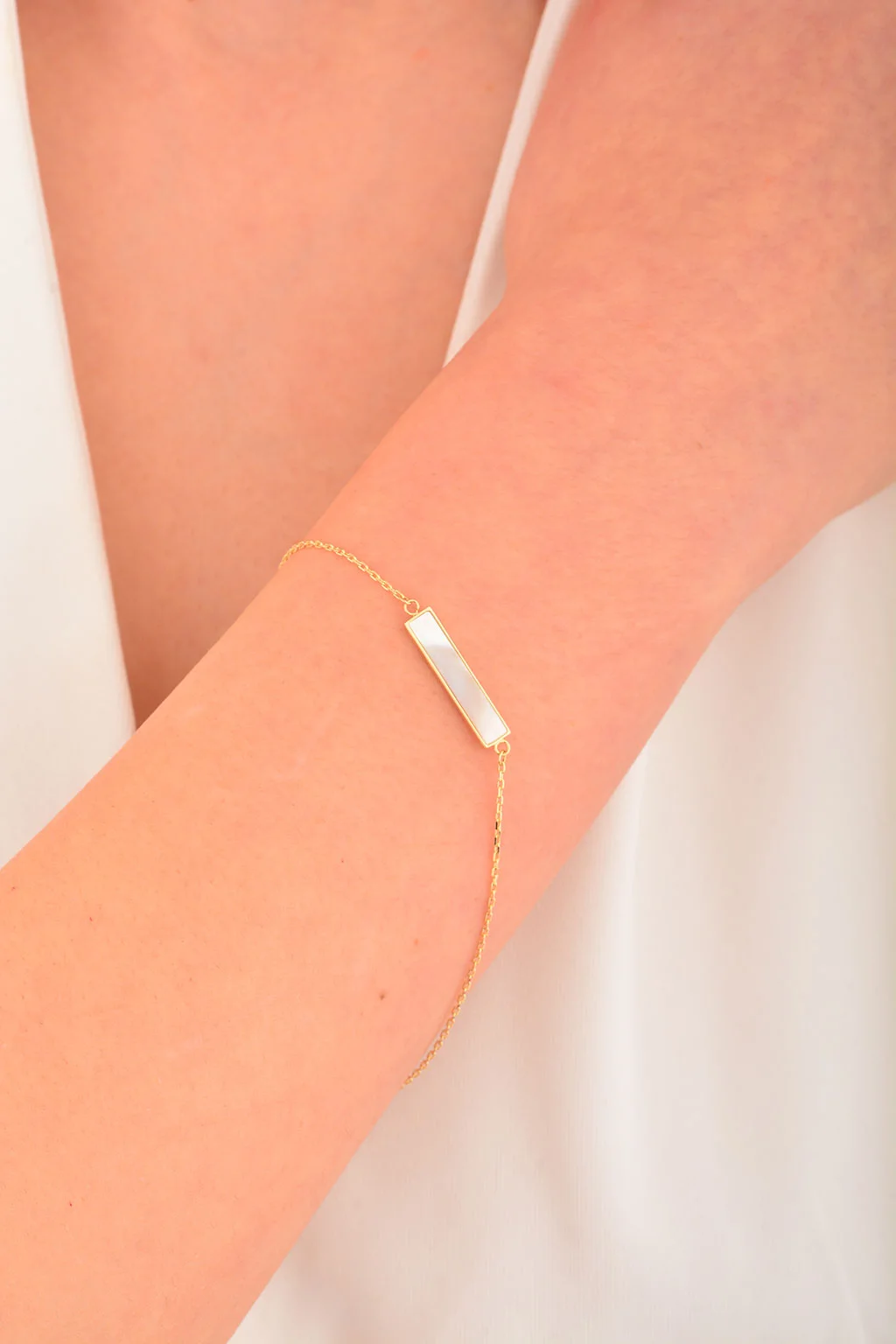 Cebeci 14 Ayar Beyaz Sedefli Altın Bileklik