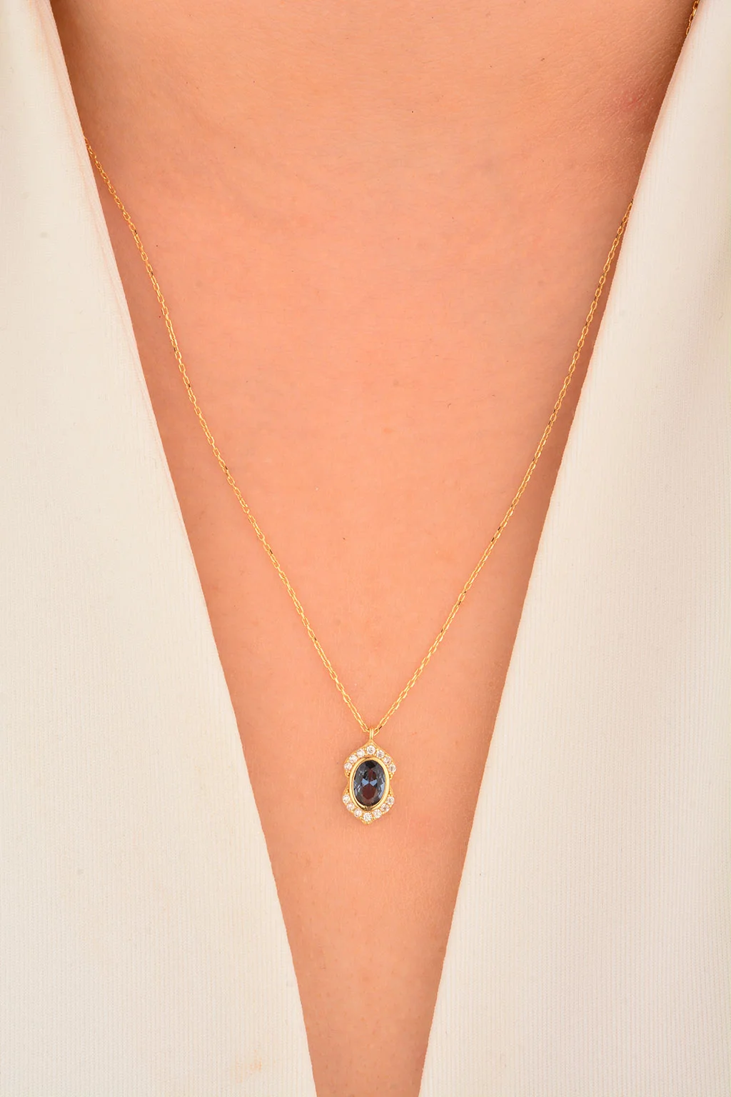 Cebeci 14 Ayar Oval Renkli Taşlı Altın Kolye