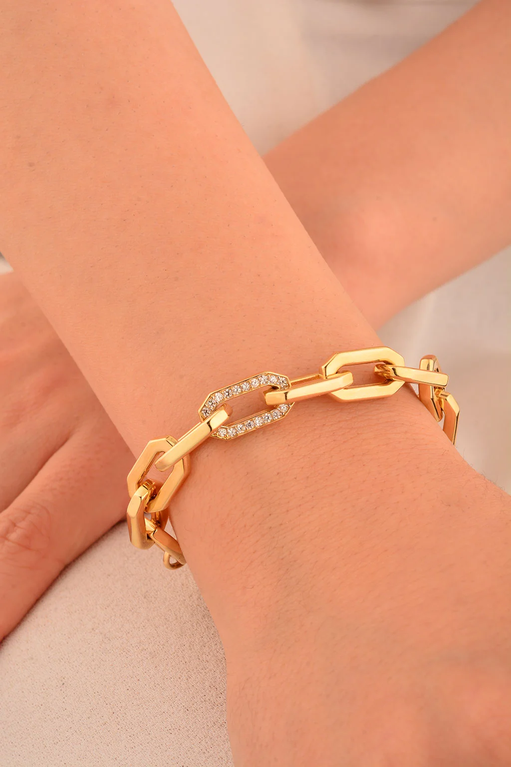 Cebeci 14 Ayar Ataçlı Taşlı Altın Bileklik