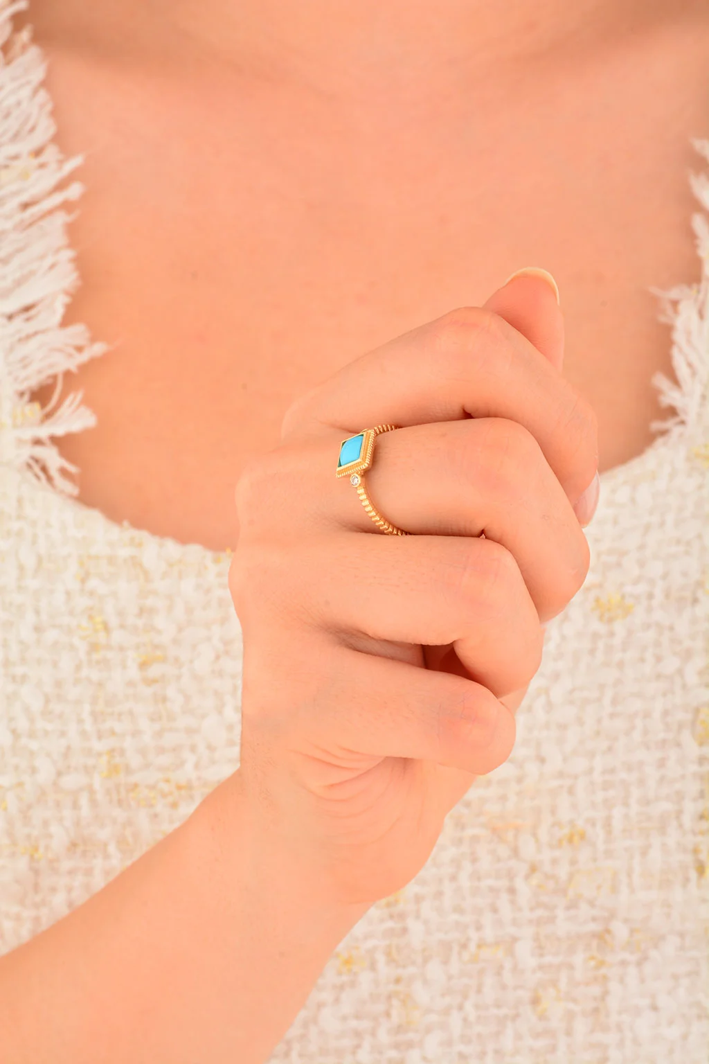 Cebeci 14 Ayar Mavi Kare Taşlı Altın Yüzük