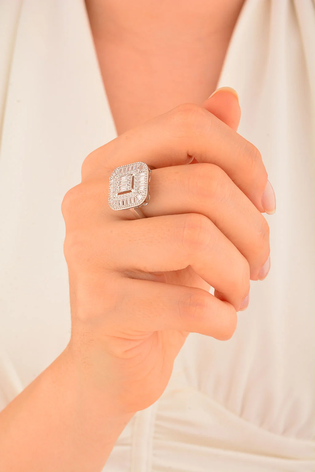 Cebeci 14 Ayar Oval Baget Altın Yüzük