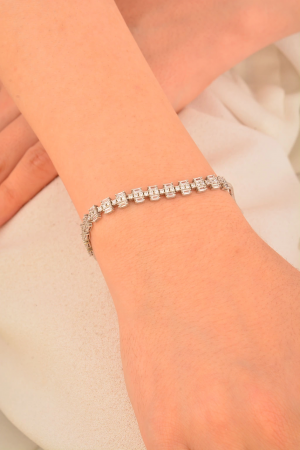 Cebeci 14 Ayar Kare Taşlı Altın Bileklik