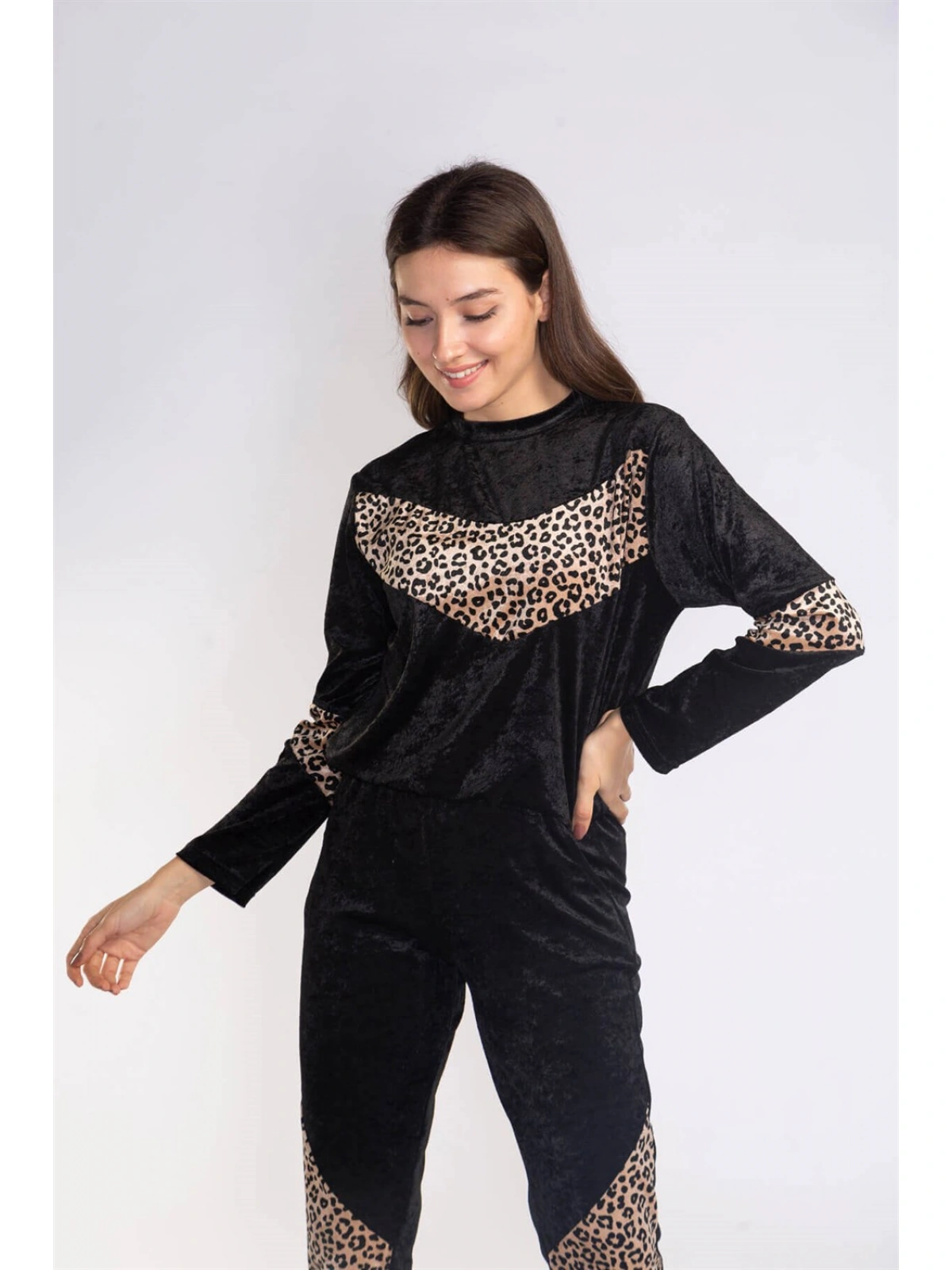 Leopar Desenli Kadife Takım-SİYAH