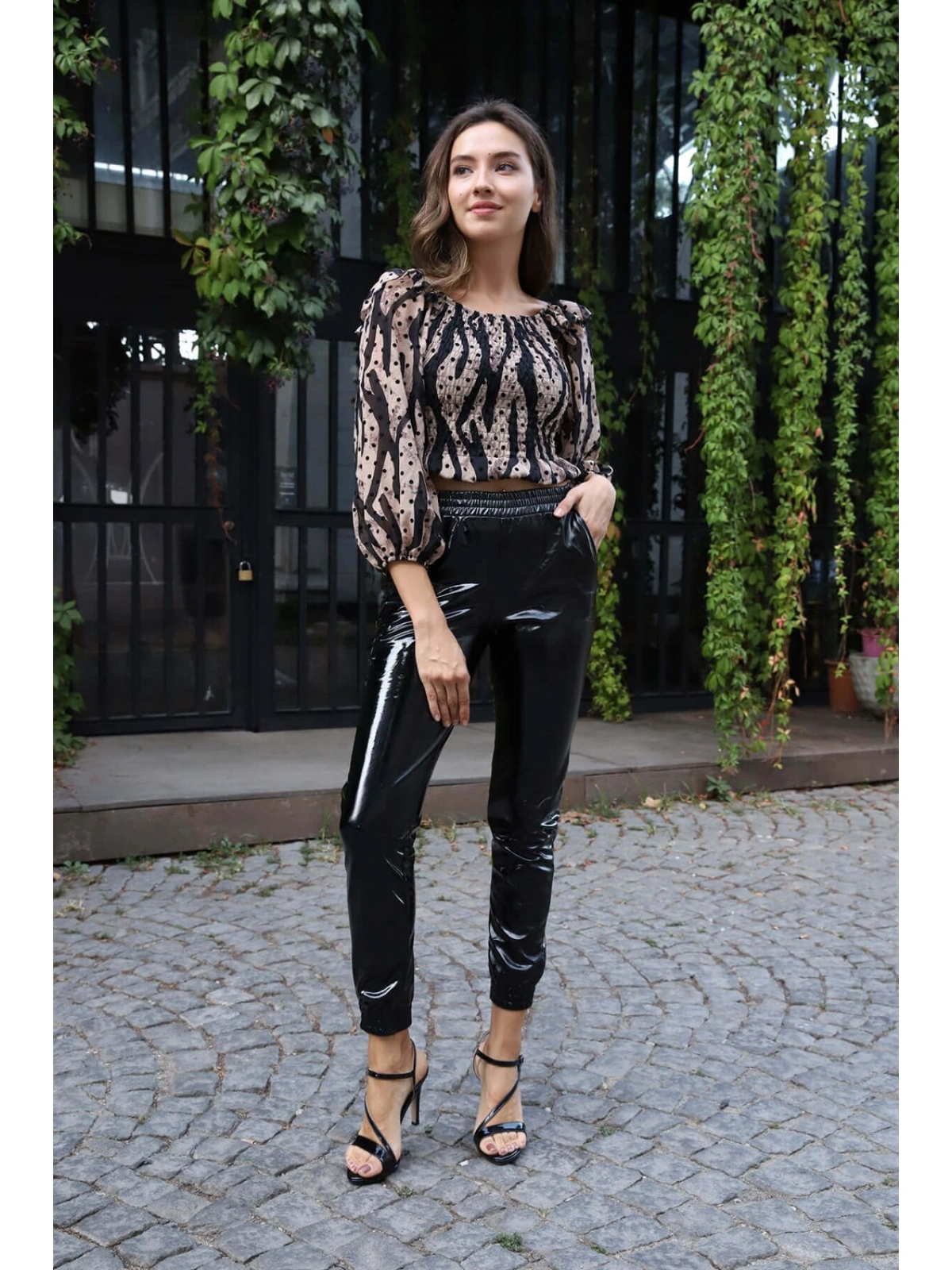 Madonna Yaka Crop Bluz - BEJ