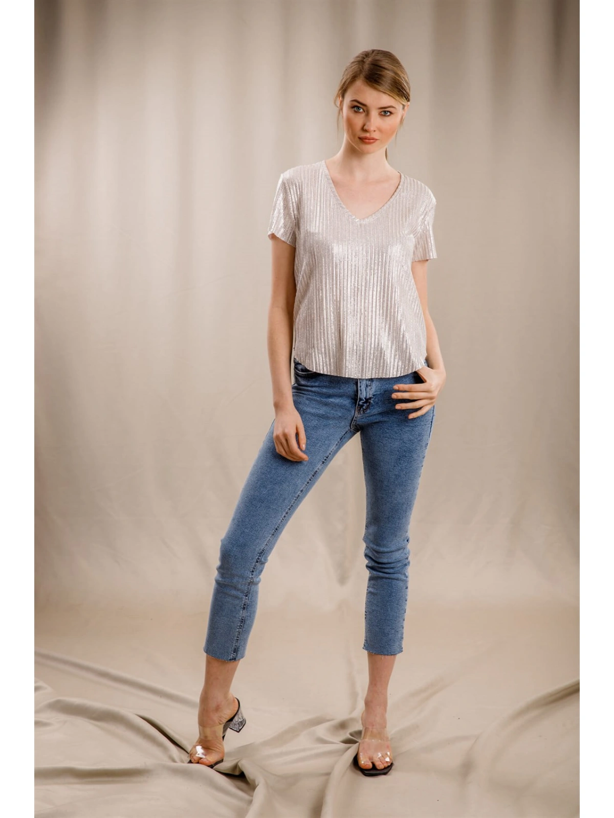 V Yaka Tasarım T-shirt-KREM
