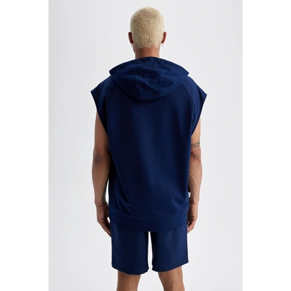 DEFACTO Lisanslı Oversize Fit Kapüşonlu Atlet