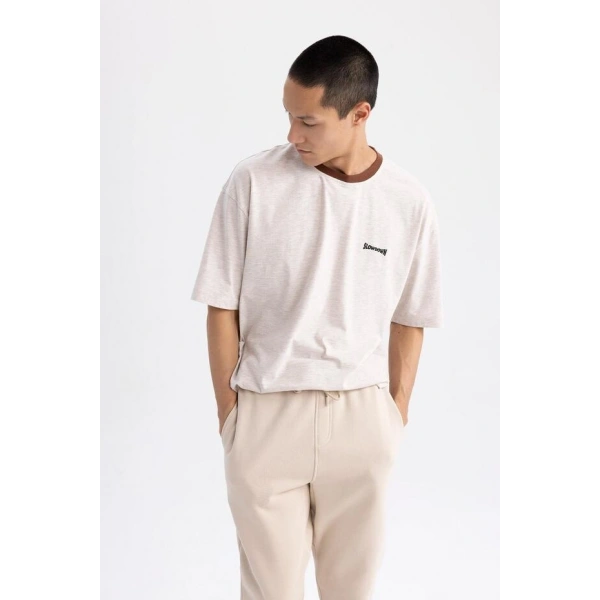 DEFACTO Erkek Oversize Fit Bisiklet Yaka Nakışlı T-shirt