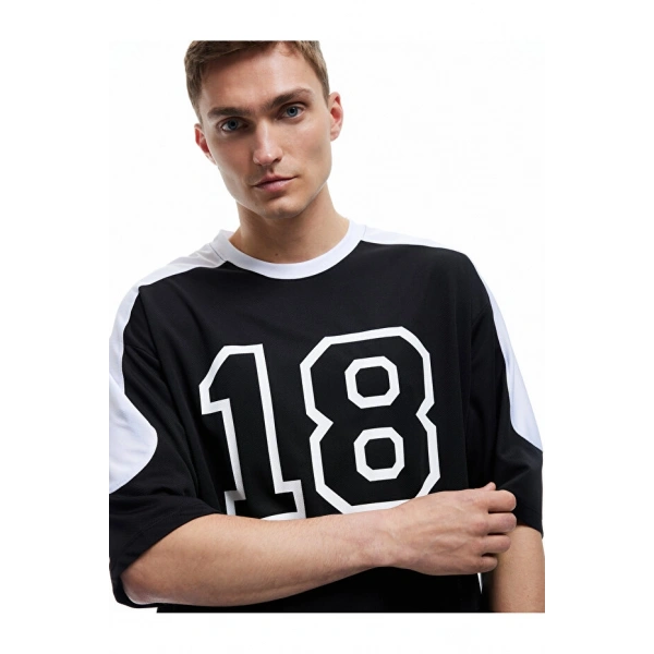 KOTON Erkek Renk Bloklu Yarım Kollu Bisiklet Yaka Baskılı Spor Oversize Tişört