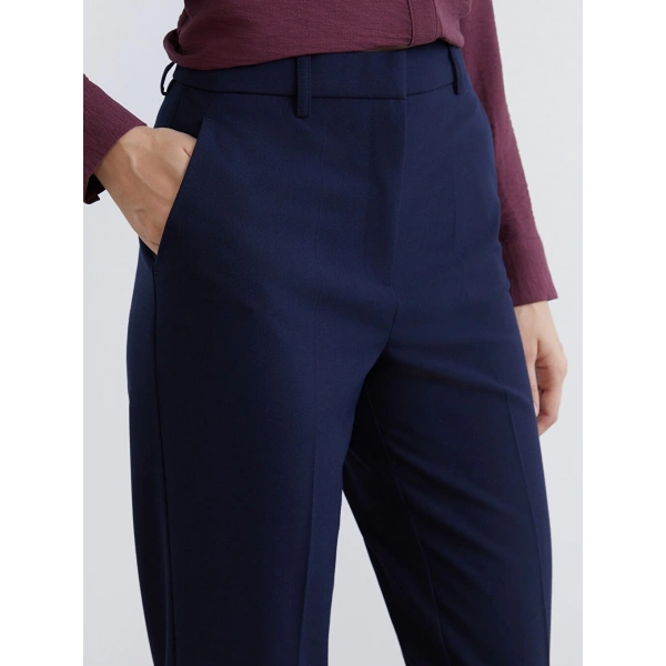 LC Waikiki Kadın Classic Lacivert Standart Fit Pantolon