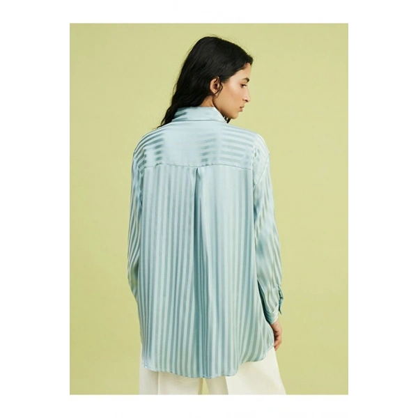 LC Waikiki Kadın Modest Çizgili Oversize Saten Gömlek Tunik