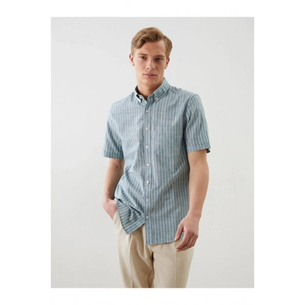 LC Waikiki Erkek Classic Regular Fit Çizgili Gömlek