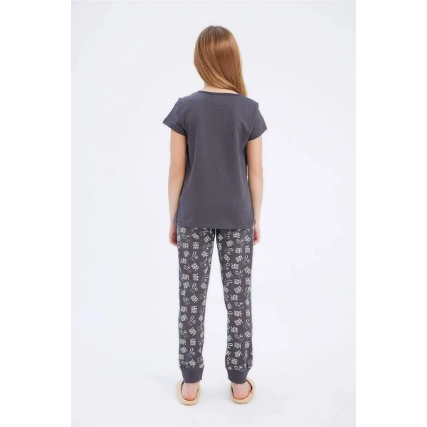 DEFACTO Kız Çocuk %100 Pamuklu Anime Baskılı Beli Lastikli Pijama Takımı
