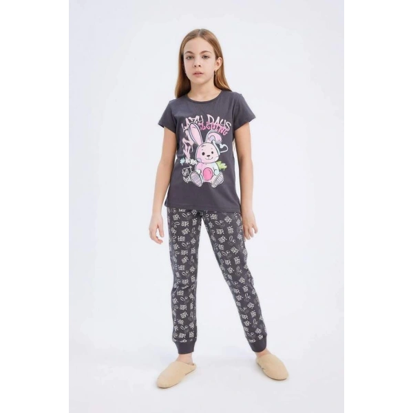 DEFACTO Kız Çocuk %100 Pamuklu Anime Baskılı Beli Lastikli Pijama Takımı