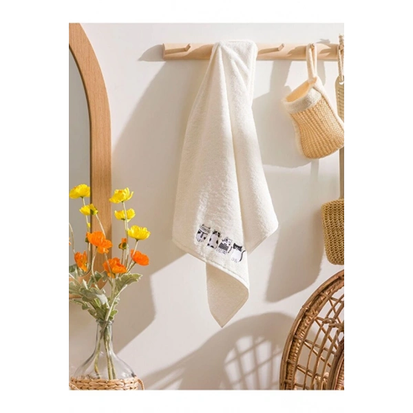 LC Waikiki Nakışlı Yüz Havlusu 50x80 cm