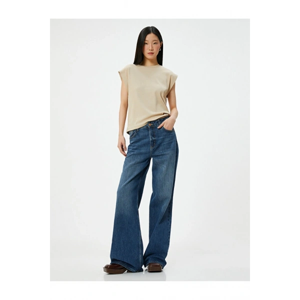 Koton Kadın Bisiklet Yaka Slim Fit Kısa Kollu Tişört