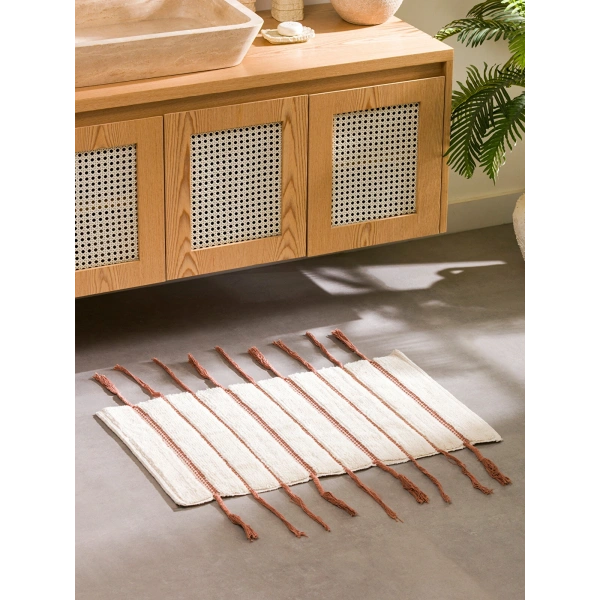 LC Waikiki Ekru Çizgi Nakışlı Banyo Paspası 50x80 Cm