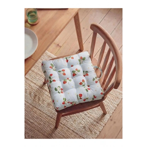 LC Waikiki Çilek Baskılı Dolgulu Minder 40x40 Cm