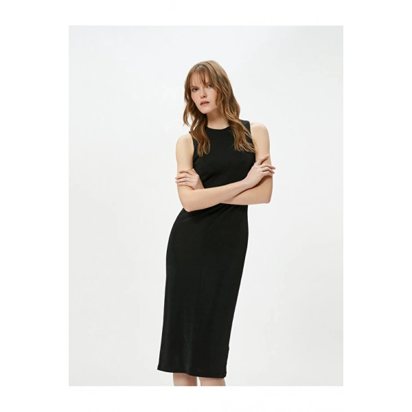 Koton Midi Elbise Halter Yaka Sırtı Pencere Detaylı
