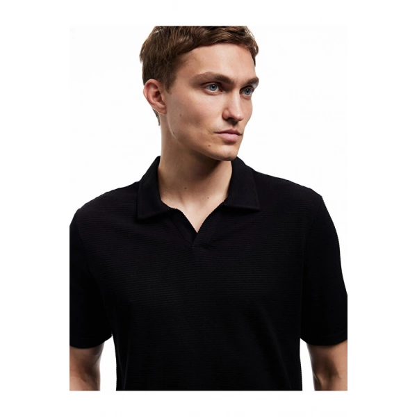 Koton Pamuklu Regular Fit Dokulu Kısa Kollu V Yaka Polo Tişört