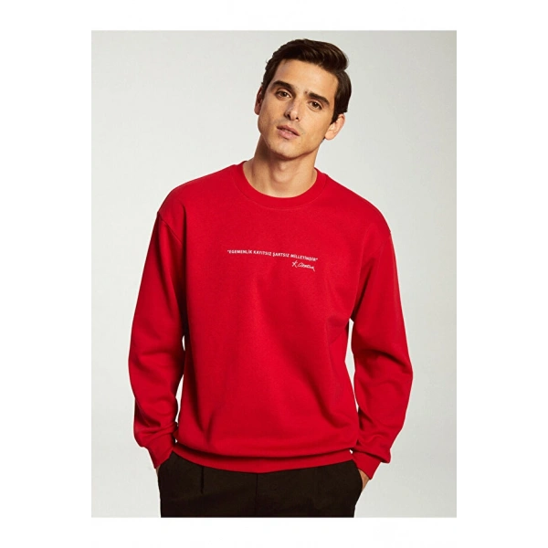 LC Waikiki Kırmızı Bisiklet Yaka Uzun Kollu Baskılı Erkek Sweatshirt