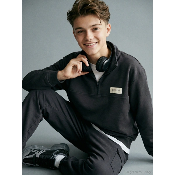 LC Waikiki Antrasit Dik Yaka Erkek Çocuk Sweatshirt