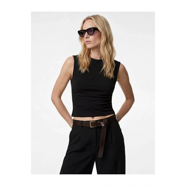 Koton Kadın Krep Scuba Kumaş Slim Fit Bisiklet Yaka Drape Detaylı Bluz