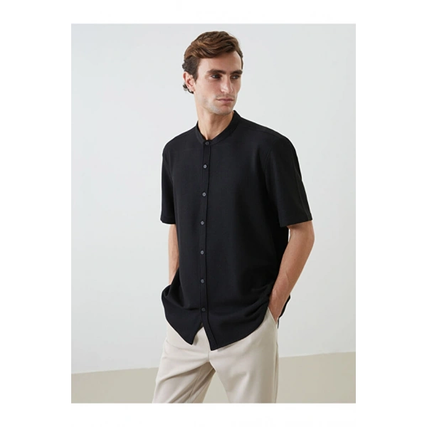 LC Waikiki Erkek Regular Fit Kısa Kollu Armürlü Dokulu Gömlek