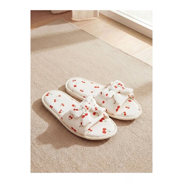 LC Waikiki Fiyonk Detaylı Kadın Ev Terliği