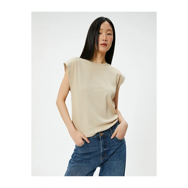 Koton Kadın Bisiklet Yaka Slim Fit Kısa Kollu Tişört