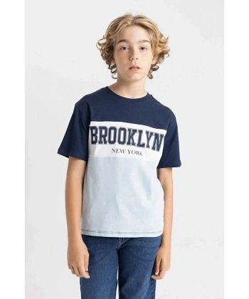 DEFACTO Erkek Çocuk Bisiklet Yaka Renk Bloklu Baskılı Kısa Kollu T-shirt