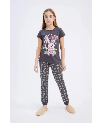 DEFACTO Kız Çocuk %100 Pamuklu Anime Baskılı Beli Lastikli Pijama Takımı