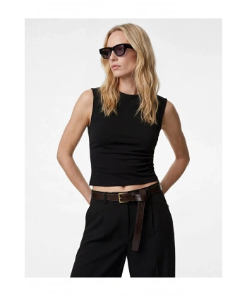 Koton Kadın Krep Scuba Kumaş Slim Fit Bisiklet Yaka Drape Detaylı Bluz