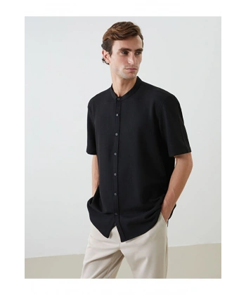 LC Waikiki Erkek Regular Fit Kısa Kollu Armürlü Dokulu Gömlek