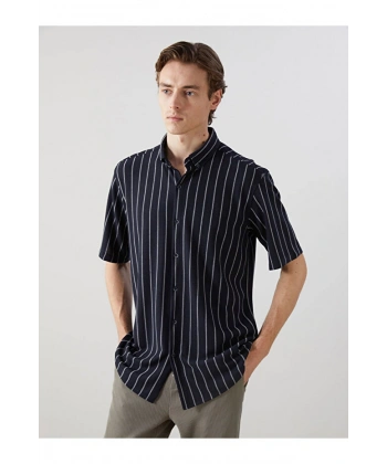LC Waikiki Erkek Regular Fit Kısa Kollu Çizgili Gömlek
