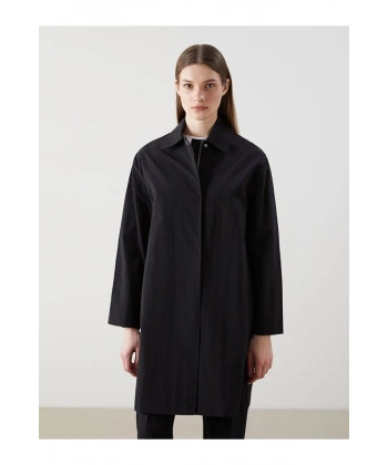 LC Waikiki Gömlek Yaka Oversize Kadın Yağmurluk